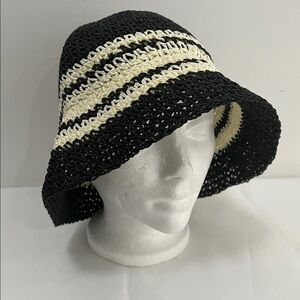 Black Cream  Straw Gap Bucket Hat NWT
